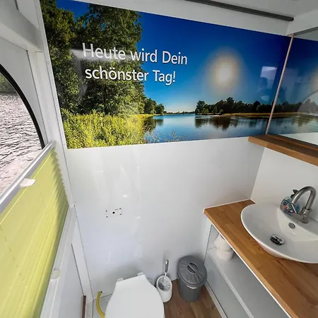 Hausboot Rollyboot Evolution 2- Feste Am Steg