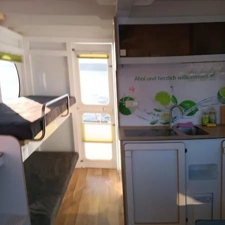 Apartment Hausboot Rollyboot Evolution 2- Feste Am Steg *