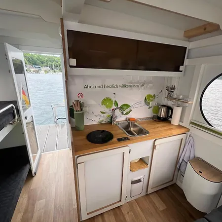 Apartment Hausboot Rollyboot Evolution 2- Feste Am Steg Joachimsthal